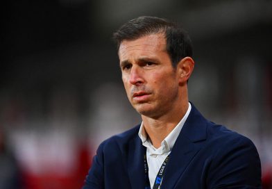 Gregory Lorenzi discute avec Nice